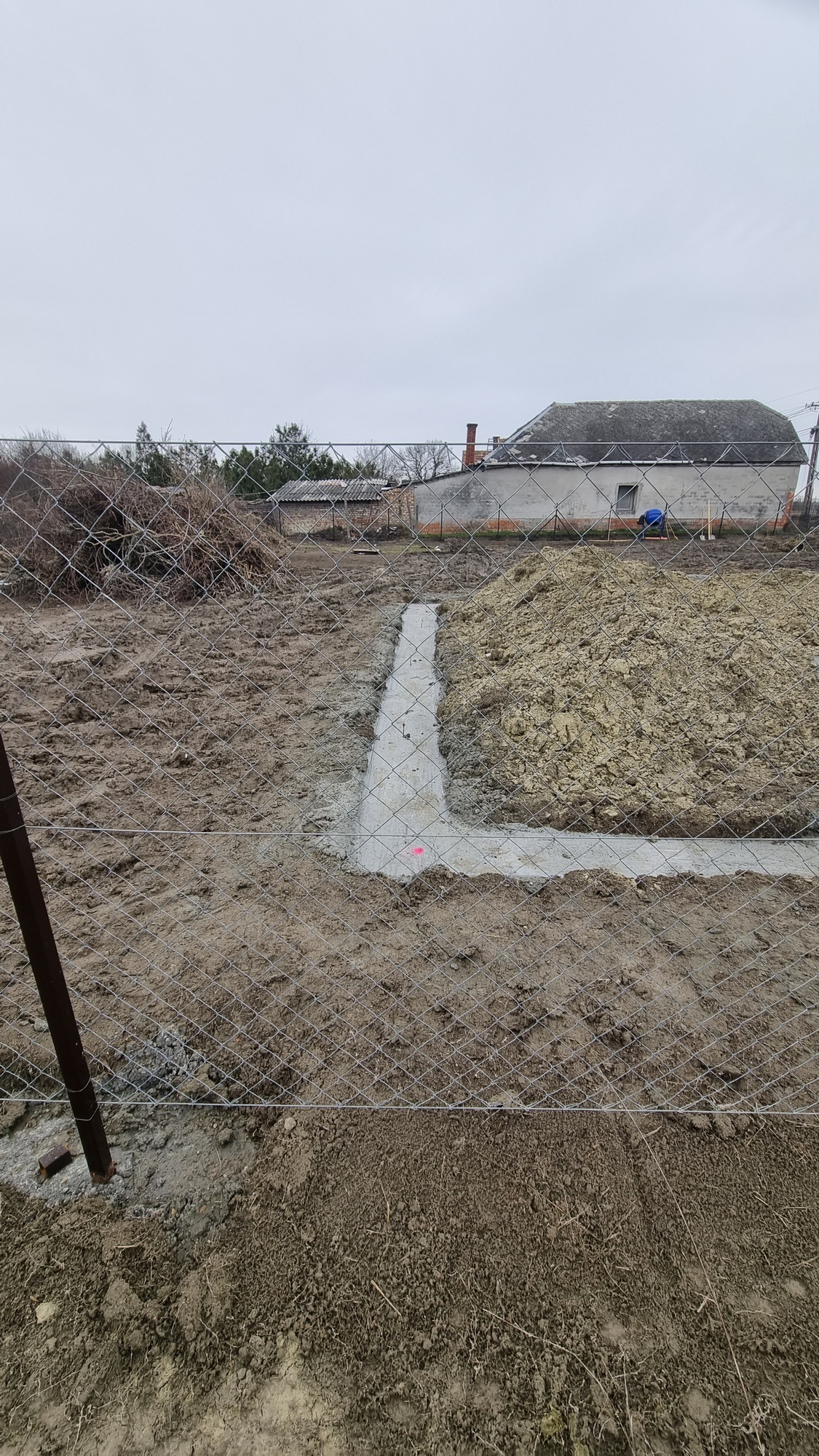 Íme a kész sávalap.